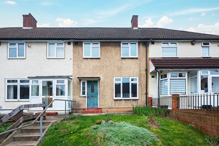 3 Bedroom Terraced House For Sale In Sedgebrook Road, SE3