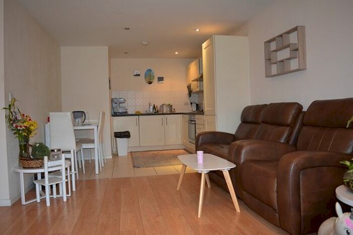 2 Bedroom Flat To Rent In Palgrave Road, Bedford, MK42