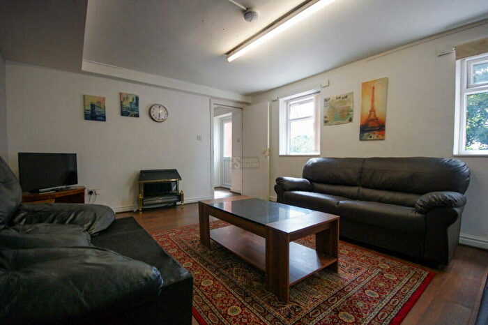 5 Bedroom Terraced House To Rent In Rookery Road, Selly Oak, Birmingham, B29