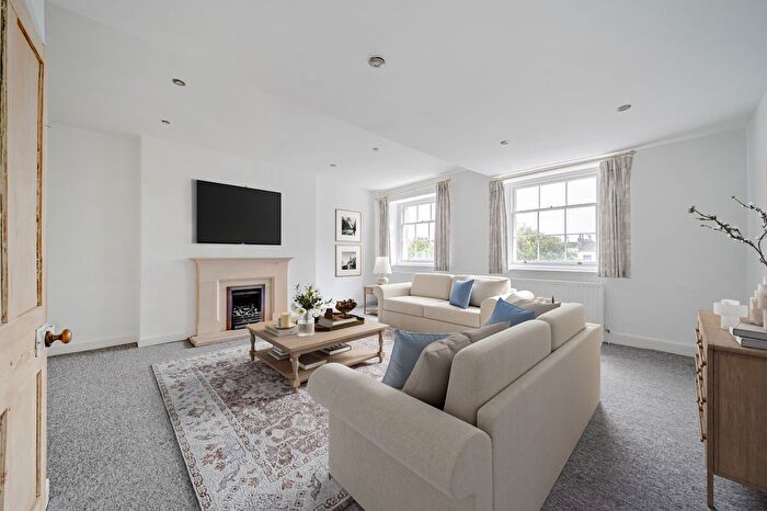 3 Bedroom Flat For Sale In West Mall, Bristol, BS8