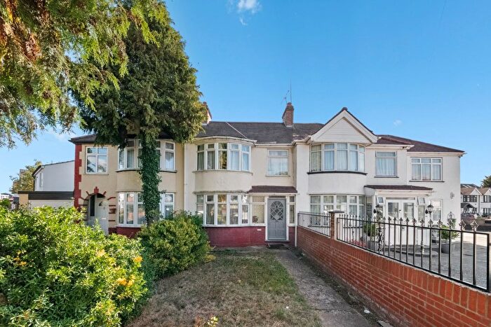 3 Bedroom Terraced House For Sale In Bourne Avenue, Hayes, UB3