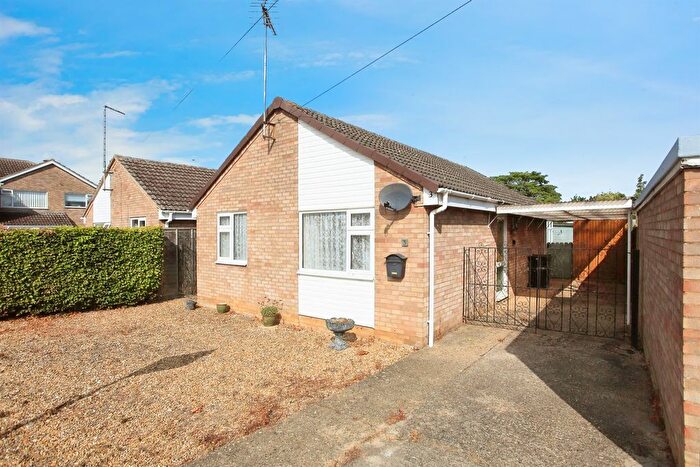 2 Bedroom Detached Bungalow For Sale In Deer Park Road, Langtoft, Peterborough, PE6
