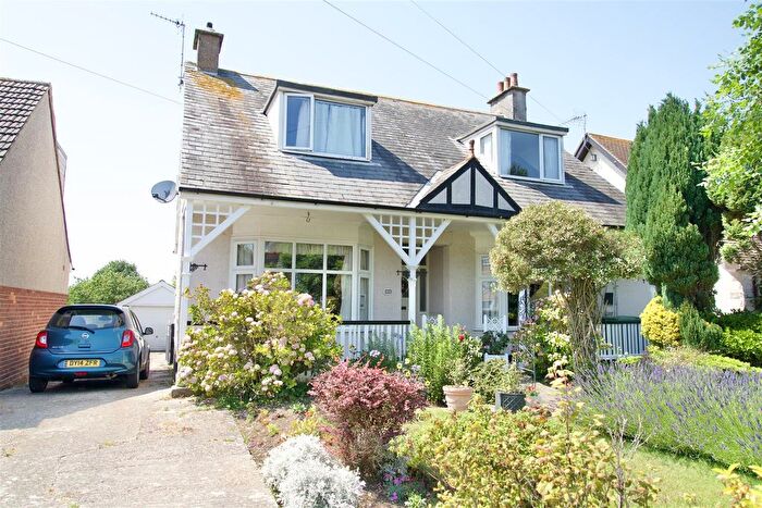 4 Bedroom Detached House For Sale In Dorchester Road, Weymouth, DT3