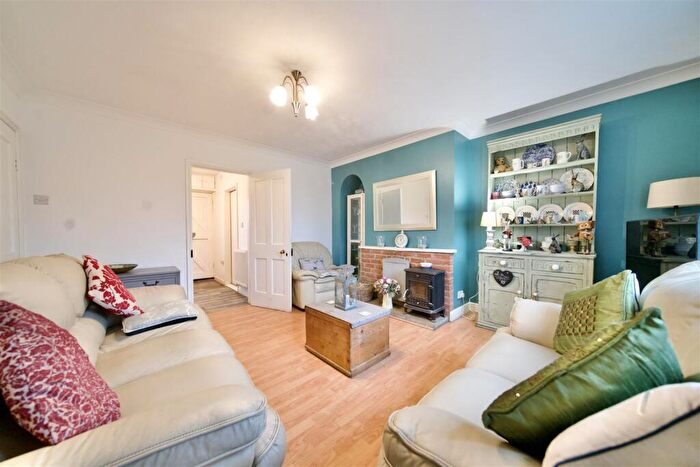 3 Bedroom Semi-Detached House For Sale In Newton Road, Maiden Newton, Dorchester, DT2