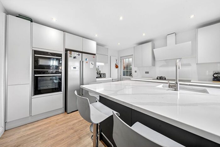 3 Bedroom End Terrace House For Sale In Elmwood Avenue, Borehamwood, WD6