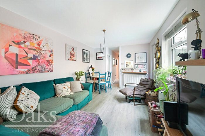 2 Bedroom Apartment For Sale In Manor Road, South Norwood, SE25