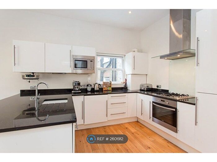 2 Bedroom Flat To Rent In Oxford Gardens, London, W10