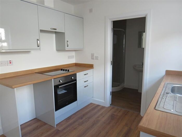 1 Bedroom Flat To Rent In Tor Hill Road, Torquay, TQ2