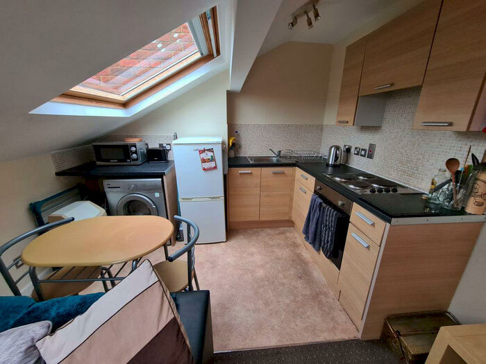 1 Bedroom House To Rent In Ash Grove, Leeds, LS6