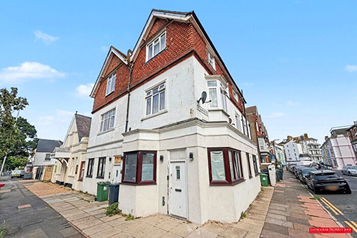 3 Bedroom Flat For Sale In Seaside, Eastbourne, BN22