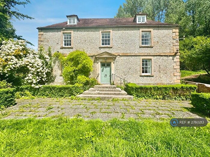 4 Bedroom Semi-Detached House To Rent In The Island, Warminster, BA12