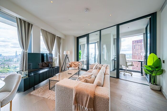 2 Bedroom Flat To Rent In Nine Elms Lane, London, SW8