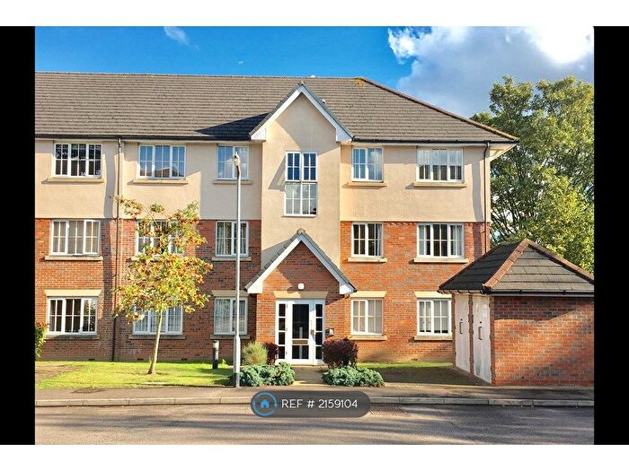 2 Bedroom Flat To Rent In Addison Court, Epping, CM16