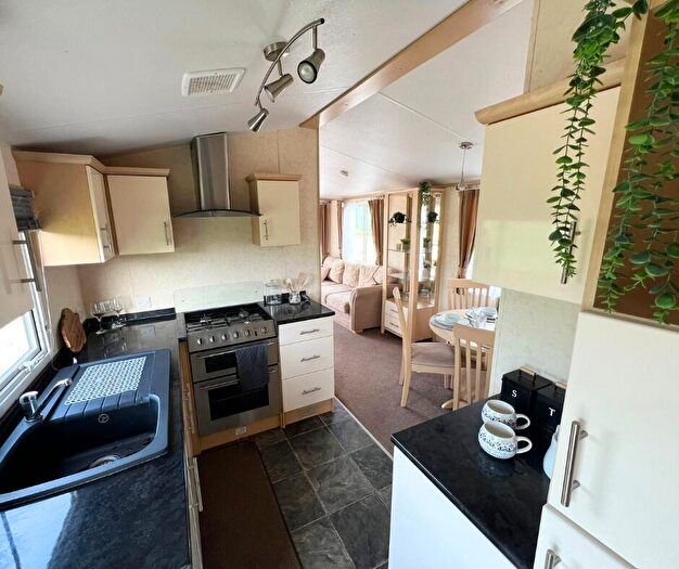 2 Bedroom Mobile Home For Sale In Thorpe Farm, Greta Bridge, Barnard Castle, County Durham, DL12