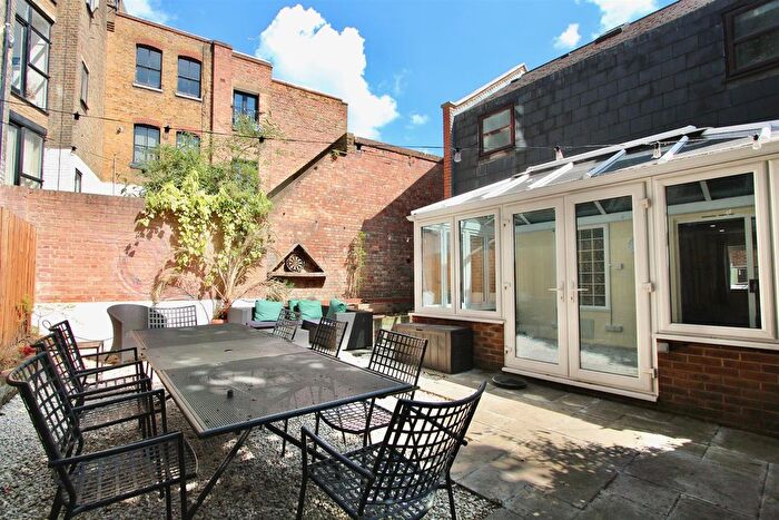 3 Bedroom Property To Rent In Pegasus Close, N16