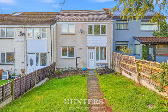 3 Bedroom Terraced House For Sale In Wells Close, Middleton, Manchester, M24