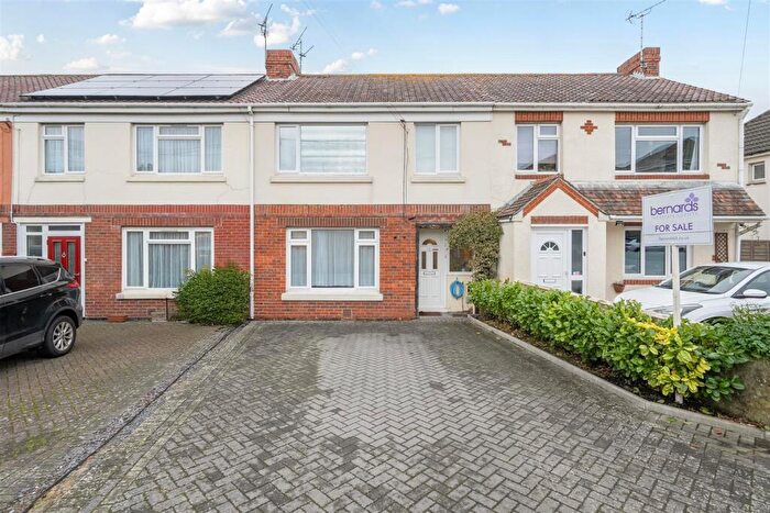 3 Bedroom Terraced House For Sale In Redlands Lane, Fareham, PO14