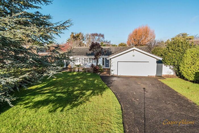 3 Bedroom Detached Bungalow For Sale In Kithurst Close, East Preston, BN16