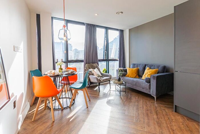 2 Bedroom Flat To Rent In Cross Street, Manchester, M3