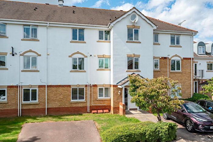 2 Bedroom Flat For Sale In Basildon Close, Watford, WD18