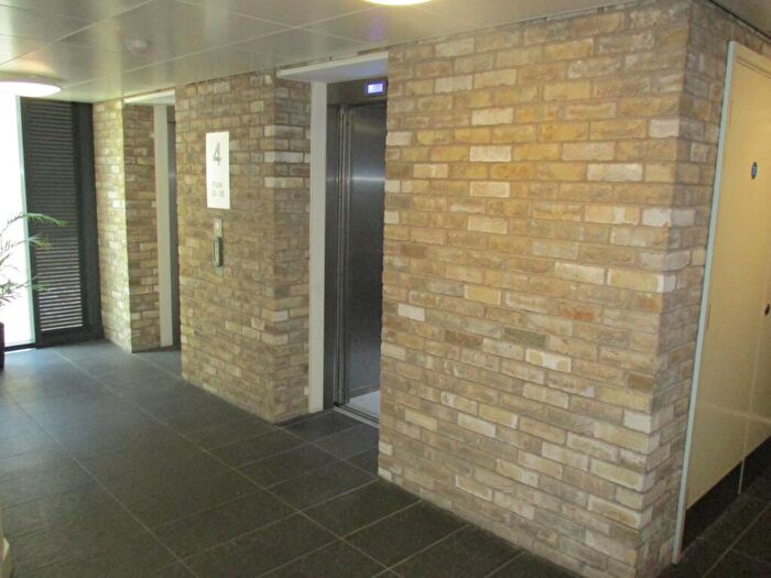 1 Bedroom Flat To Rent In Albany Road Camberwell, SE5