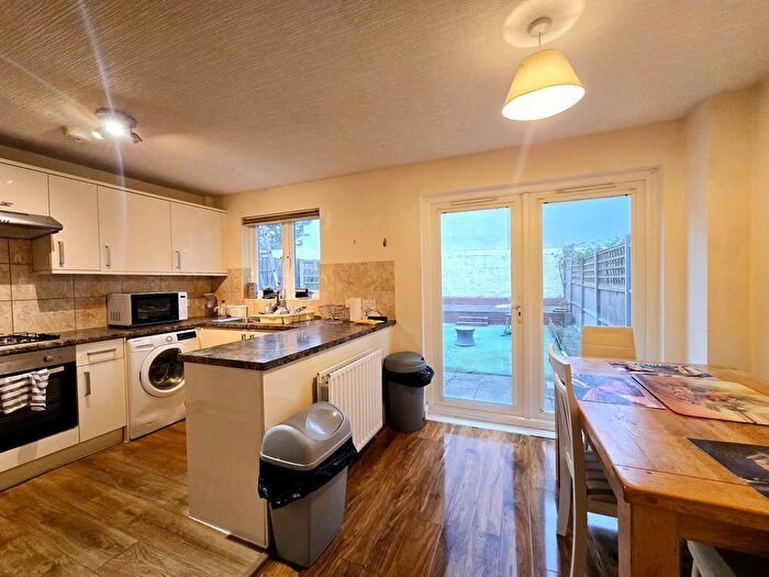 5 Bedroom Terraced House To Rent In Keats Close, Bermondsey, SE1