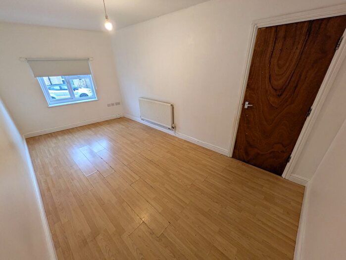 1 Bedroom Flat To Rent In Main Street, Shirebrook, NG20