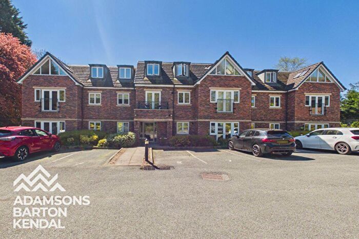 2 Bedroom Apartment For Sale In Norden Lodge, Norden, OL11