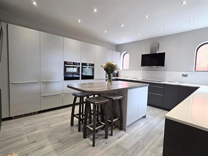 5 Bedroom Semi-Detached House For Sale In Ansdell Road South, Ansdell, Lytham St Annes, FY8