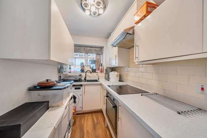 3 Bedroom Terraced House For Sale In Blundell Road, Edgware, HA8