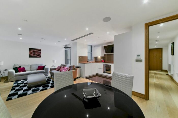 2 Bedroom Flat To Rent In Red Lion Court, Fetter Lane, EC4A