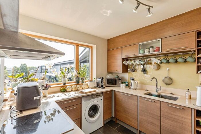 2 Bedroom Flat For Sale In Harbour Road, Portishead, Bristol, Somerset, BS20