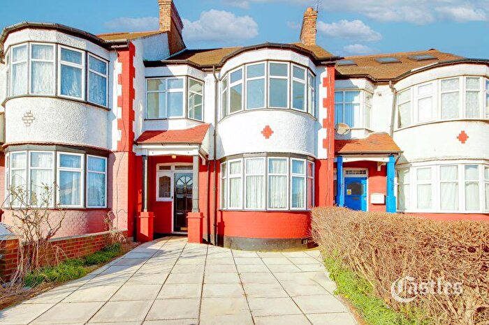 3 Bedroom Terraced House For Sale In North Circular Road, London, N13