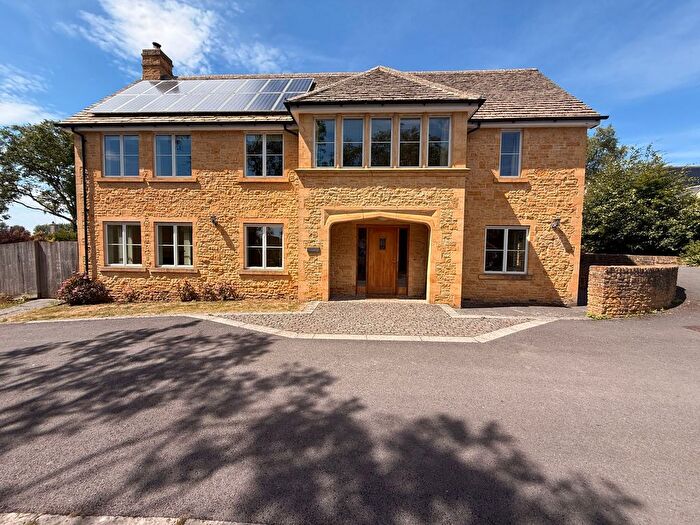 5 Bedroom Detached House To Rent In Gloucester Road, Stratton, GL7