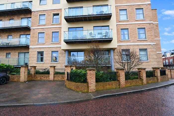 1 Bedroom Apartment For Sale In Grove Park Oval, Gosforth, Newcastle Upon Tyne, NE3