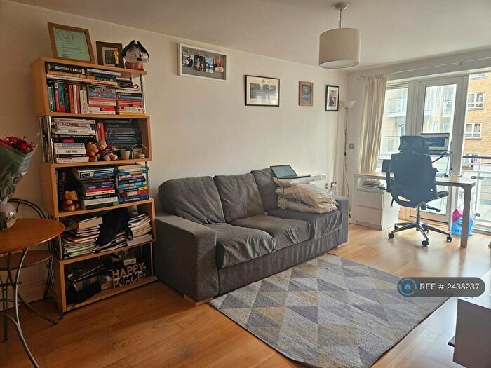 1 Bedroom Flat To Rent In Lockes Wharf, London, E14