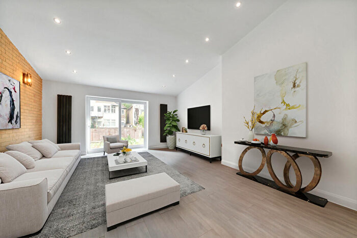 4 Bedroom Terraced House To Rent In Landseer Avenue, East Ham, London, E12