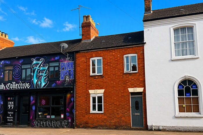 2 Bedroom Terraced House For Sale In Newport Road, Milton Keynes, MK13