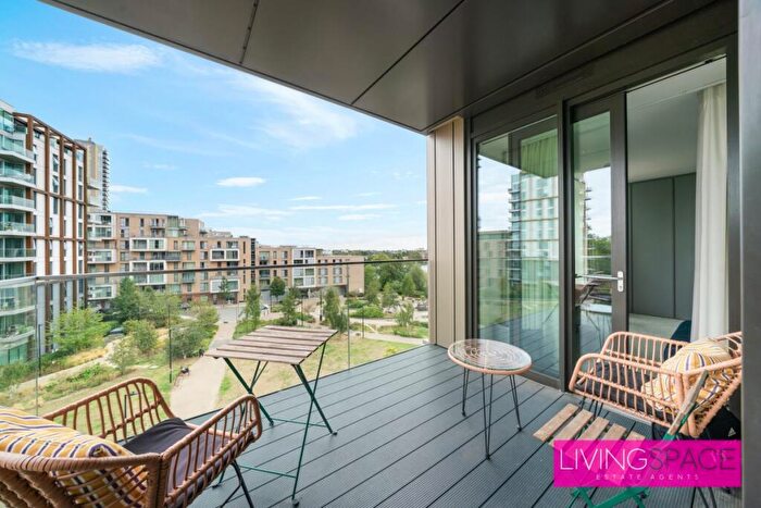 2 Bedroom Flat To Rent In Hartington Court, London, N4