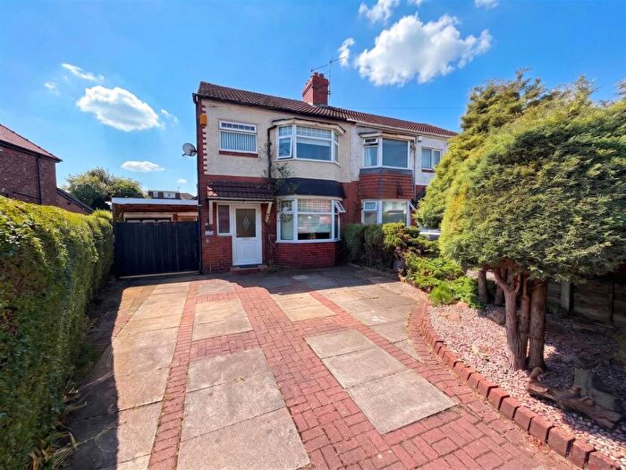 3 Bedroom Semi Detached House For Sale In Northenden Road, Sale, M33
