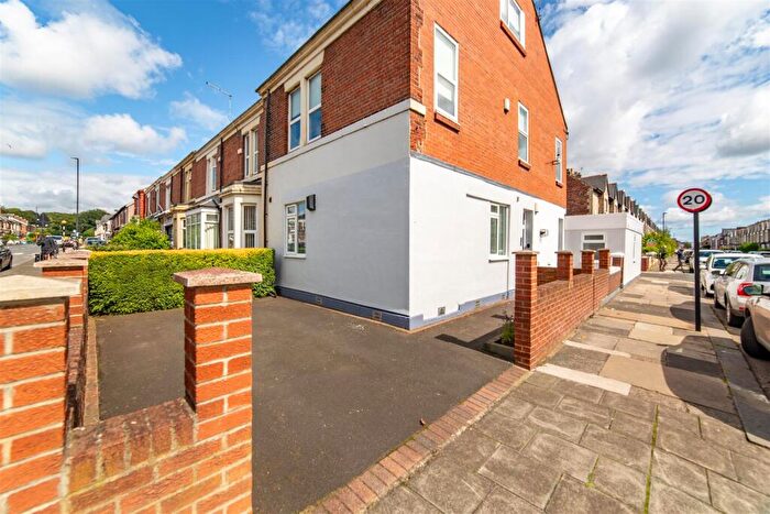 4 Bedroom Flat To Rent In £pppw - Falmouth Road, Heaton, NE6