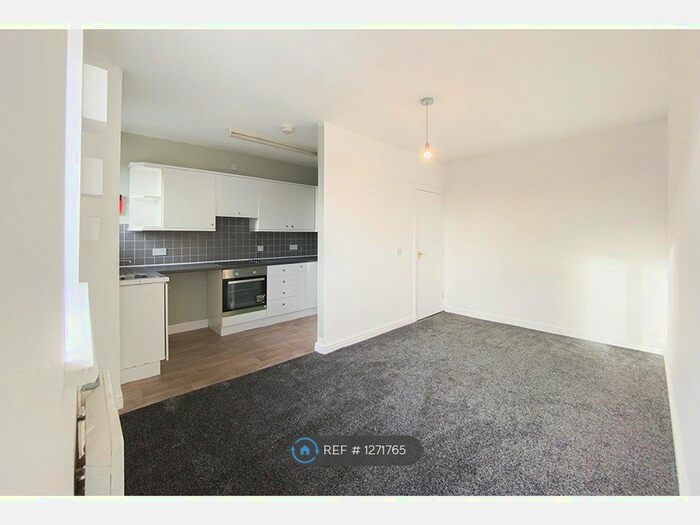 2 Bedroom Flat To Rent In Hyde Road, Manchester M18