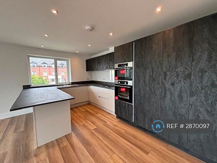 2 Bedroom Flat To Rent In Silver Birch Apartments, Exmouth, EX8