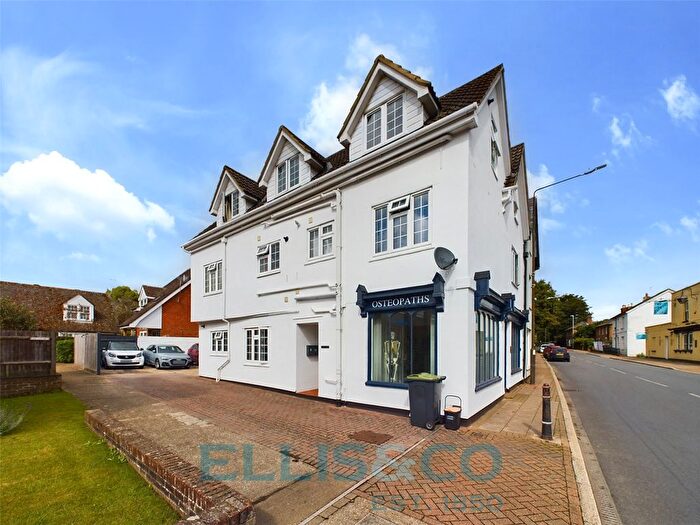 2 Bedroom Flat To Rent In Henley House, Maidstone Road, Hadlow, Tonbridge, TN11