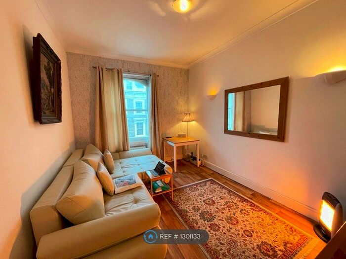 2 Bedroom Flat To Rent In Earls Court, London, SW10