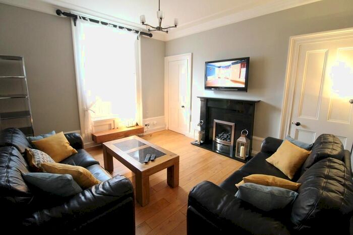 2 Bedroom Flat To Rent In Victoria Street, Ground Floor, AB10