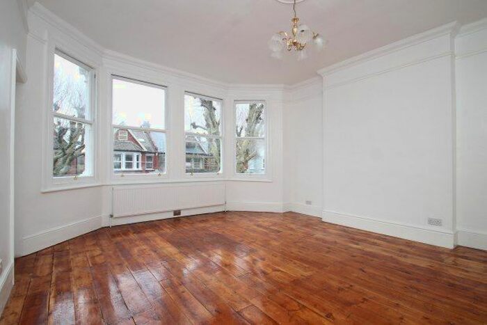 2 Bedroom Flat To Rent In Inchmery Road, London, SE6