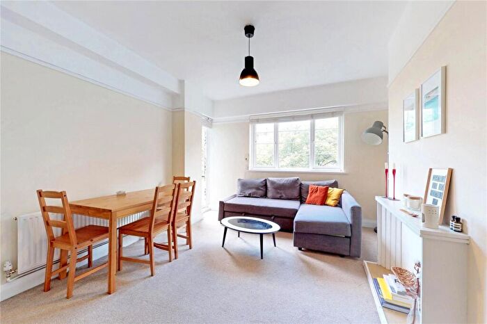 2 Bedroom Flat To Rent In Embassy House, West Hampstead, NW6
