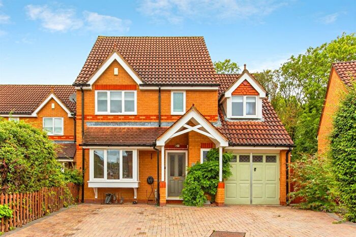 4 Bedroom Detached House For Sale In De Beche Close, Papworth Everard, Cambridge, CB23