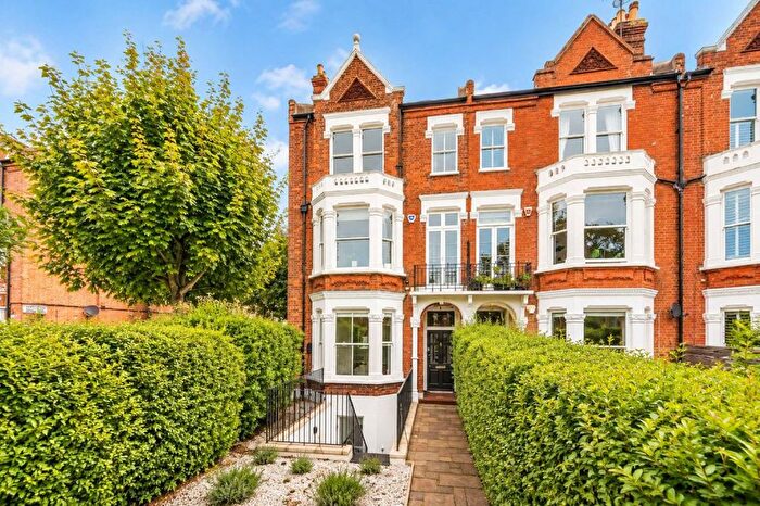 6 Bedroom Semi-Detached House For Sale In Clapham Common North Side, Clapham, SW4